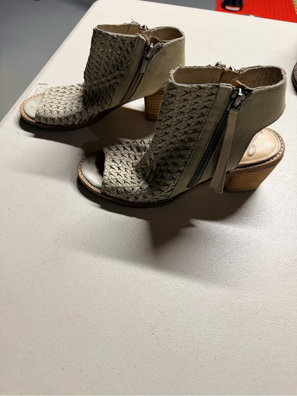 Soft leather weave - Picture 2 of 4